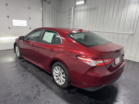 Used 2020 Toyota Camry LE image 2
