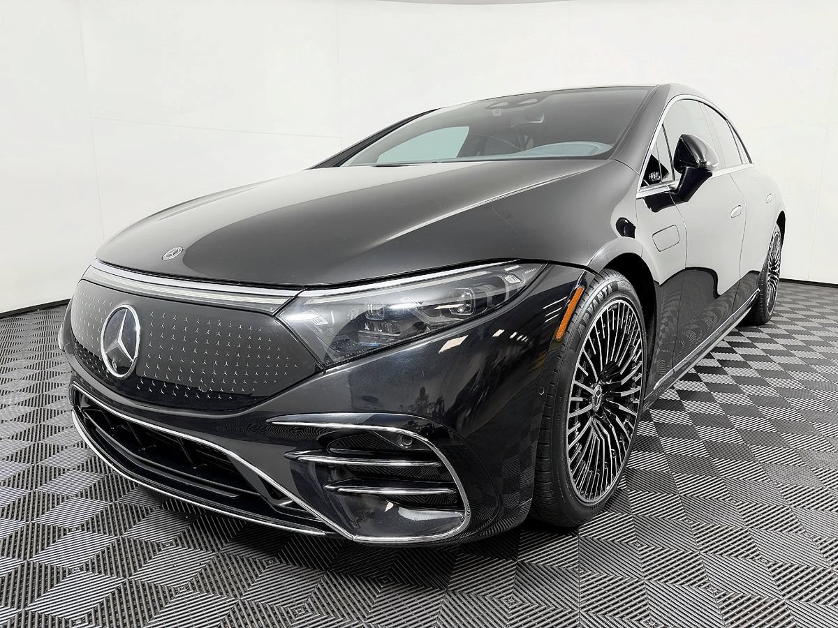Used 2022 Mercedes-Benz EQS 580 4MATIC Sedan image 3
