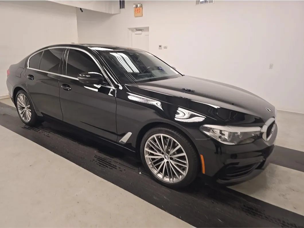 Used 2020 BMW 530i w/ Convenience Package RWD image 3