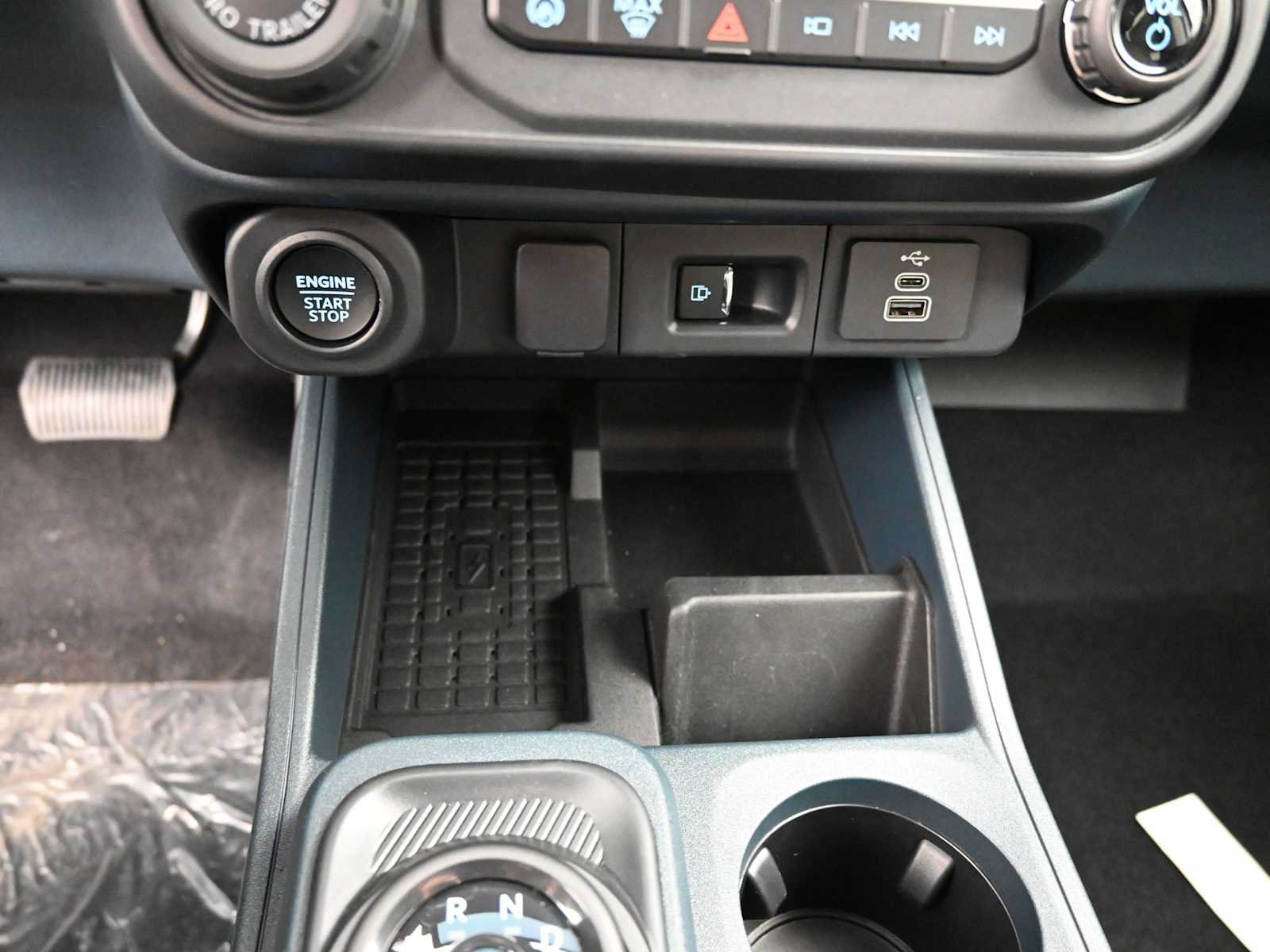Used 2025 Ford Maverick Lariat w/ 4K Tow Package AWD/4WD image 30