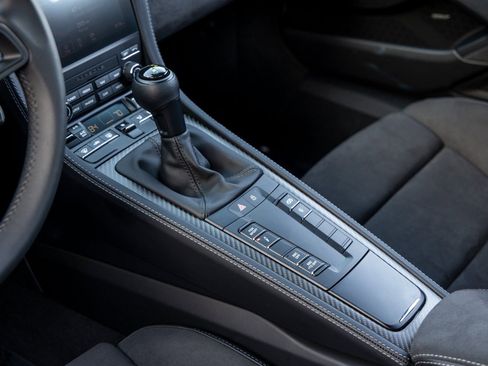 Certified 2025 Porsche 718 Cayman GT4 RS RWD image 50