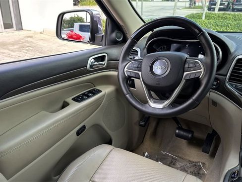 Used 2017 Jeep Grand Cherokee Overland image 22