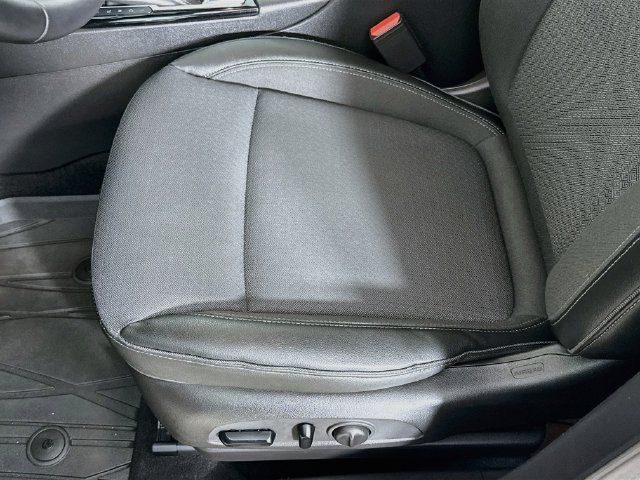 Used 2022 Buick Encore GX Select w/ Sport Touring Package AWD/4WD image 19