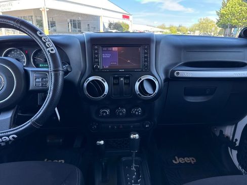 Used 2014 Jeep Wrangler Sahara w/ Connectivity Group AWD/4WD image 23