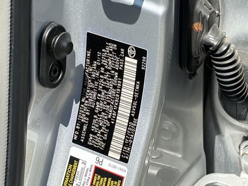 Used 2012 Toyota Camry LE FWD image 9