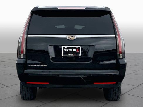 Used 2016 Cadillac Escalade ESV Luxury AWD/4WD image 5