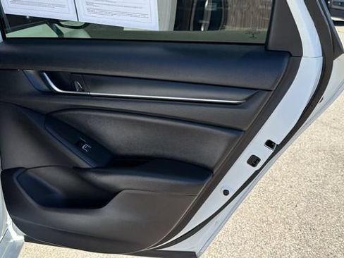 Used 2021 Honda Accord Sport image 12