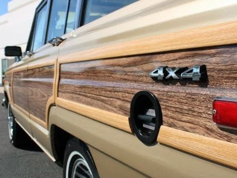 Used 1990 Jeep Grand Wagoneer image 41