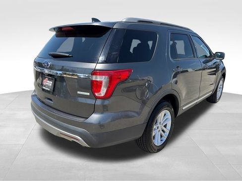 Used 2017 Ford Explorer XLT w/ Equipment Group 202A FWD image 7