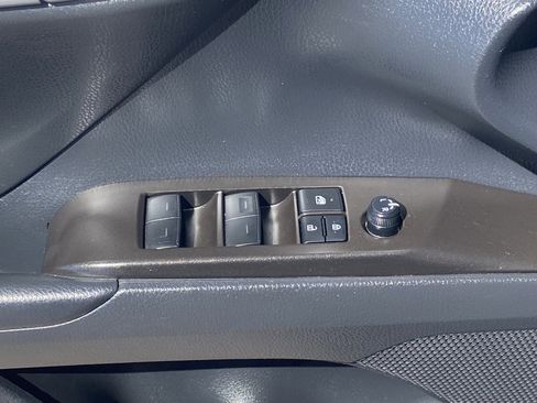 Used 2023 Toyota Camry SE FWD image 19