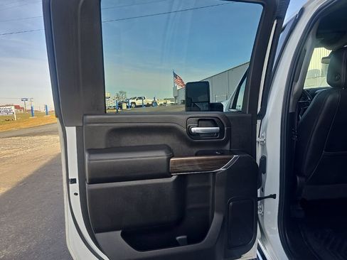 Used 2022 Chevrolet Silverado 2500 LT w/ Convenience Package image 19