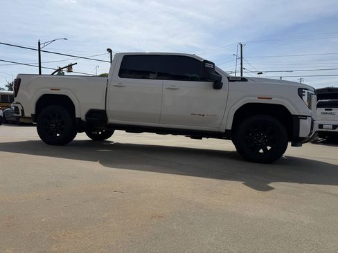 Used 2024 GMC Sierra 2500 AT4 w/ AT4 Premium Plus Package AWD/4WD image 6