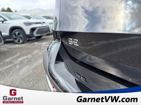 Certified 2025 Volkswagen Taos SE image 43