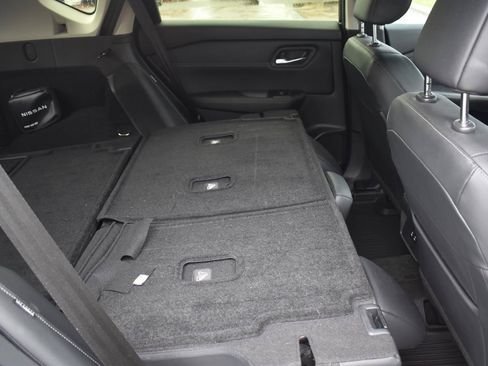Used 2025 Nissan Rogue SL FWD image 64