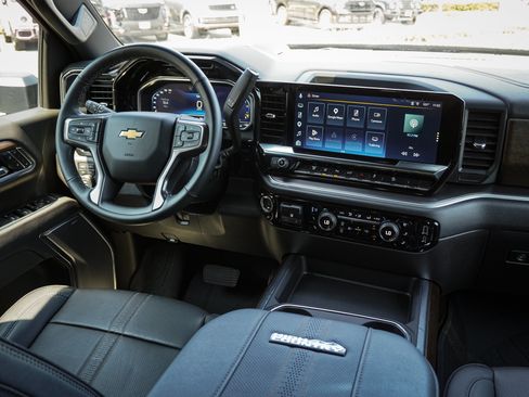 Used 2025 Chevrolet Silverado 2500 High Country w/ High Country Premium Package AWD/4WD image 29