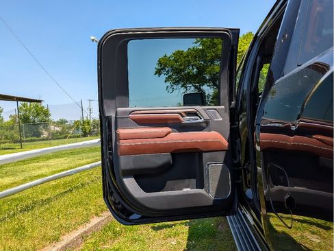 Used 2024 GMC Sierra 2500 Denali Ultimate w/ Max Trailering Package AWD/4WD image 10