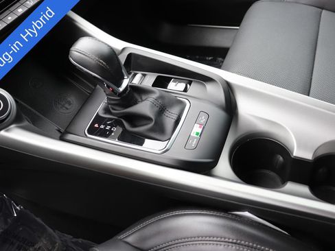 Used 2024 Alfa Romeo Tonale Veloce w/ Premium Interior Package AWD/4WD image 17