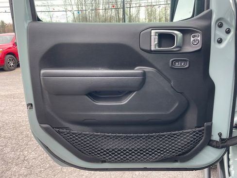 Used 2023 Jeep Wrangler Unlimited w/ Cold Weather Group AWD/4WD image 9