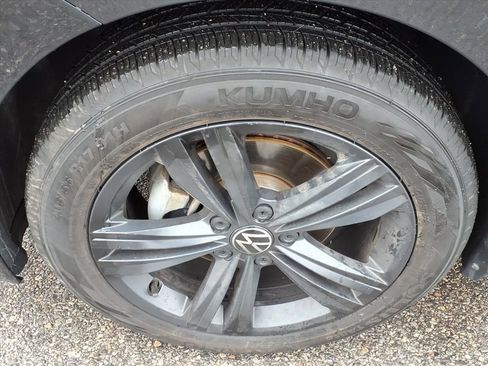 Used 2023 Volkswagen Jetta SE w/ Panoramic Sunroof Package image 11