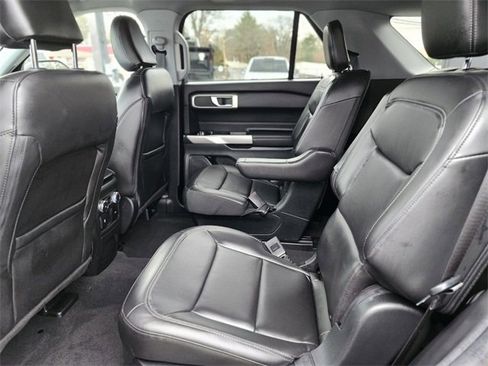 Certified 2022 Ford Explorer XLT w/ Equipment Group 202A image 16