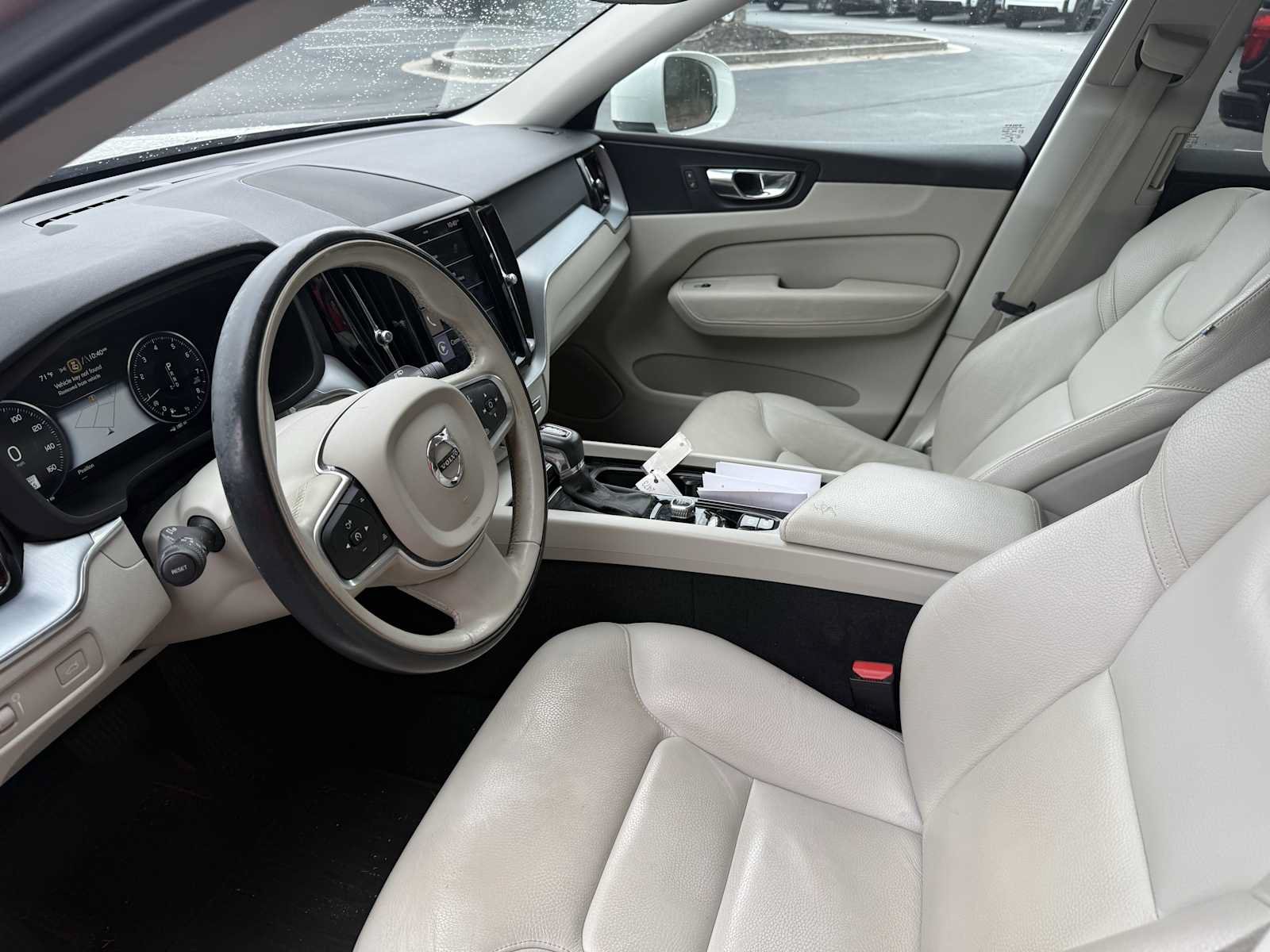 Used 2018 Volvo XC60 T5 Momentum w/ Convenience Package AWD/4WD image 11