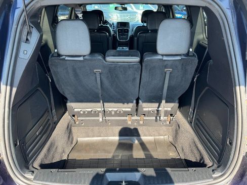 Used 2016 Dodge Grand Caravan R/T w/ Driver Convenience Group FWD image 18
