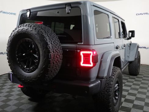 Used 2024 Jeep Wrangler Unlimited Rubicon AWD/4WD image 6