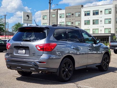 Used 2018 Nissan Pathfinder SL w/ Midnight Edition Package image 10