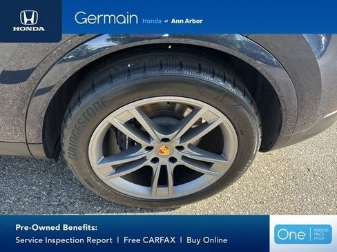 Used 2024 Porsche Cayenne AWD/4WD image 14