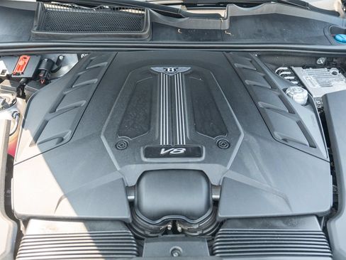 Used 2024 Bentley Bentayga Extended Wheelbase AWD/4WD image 36