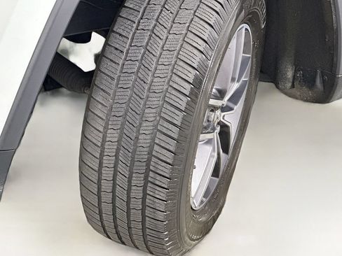 Used 2017 Jeep Grand Cherokee Limited w/ Luxury Group II RWD image 25