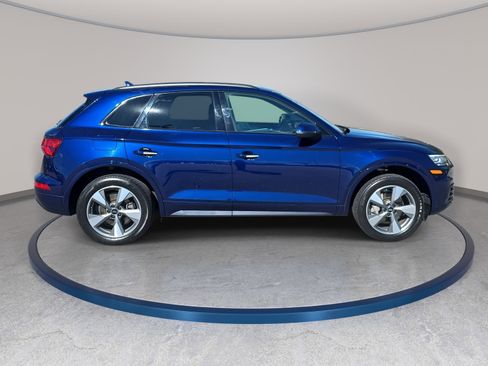 Used 2020 Audi Q5 2.0T Premium w/ Titanium Sport Package image 8