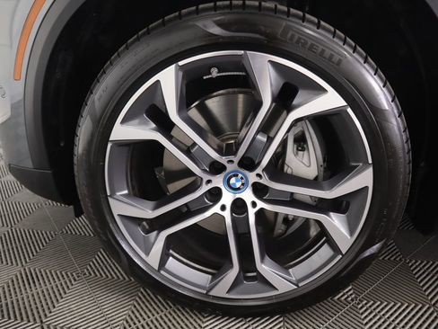 Used 2025 BMW X5 xDrive50e w/ Parking Assistance Package AWD/4WD image 31