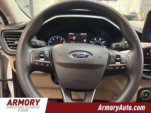Used 2022 Ford Escape SE image 13