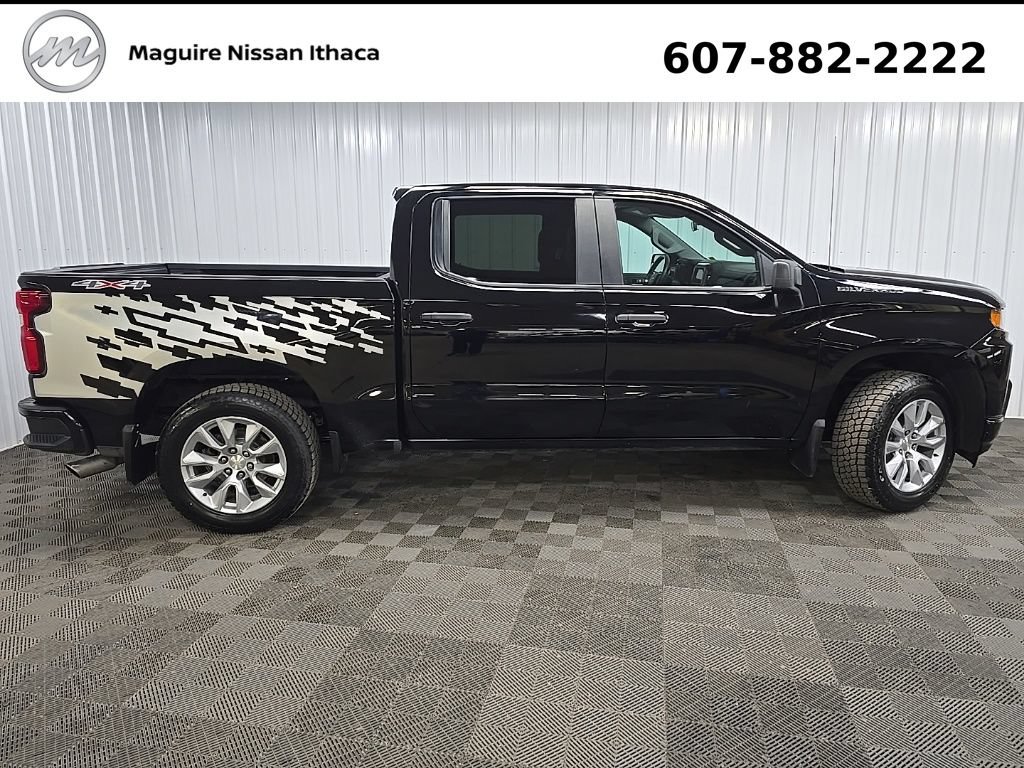 Used 2019 Chevrolet Silverado 1500 Custom w/ Custom Value Package AWD/4WD image 3