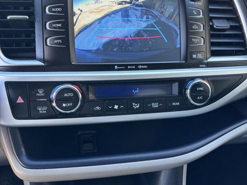 Used 2016 Toyota Highlander XLE image 15
