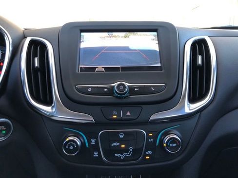 Used 2023 Chevrolet Equinox LT image 10