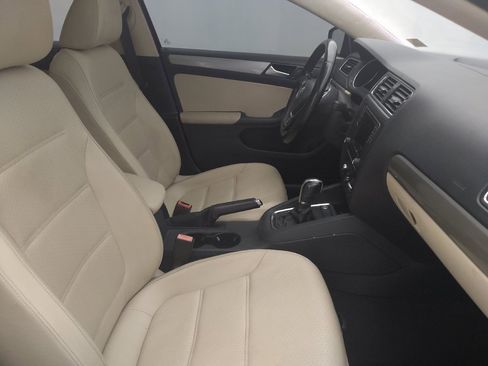 Used 2017 Volkswagen Jetta SE FWD image 21
