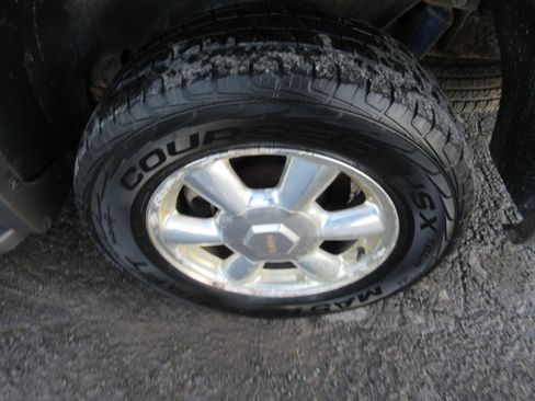 Used 2006 GMC Envoy XL SLE image 13