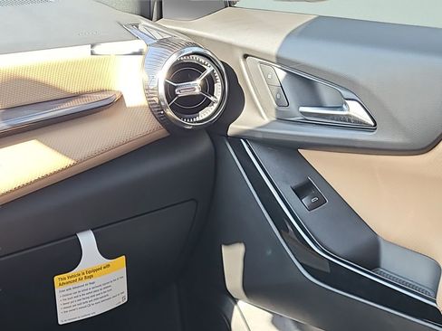 New 2026 Chevrolet Equinox ACTIV w/ Convenience Package III FWD image 13