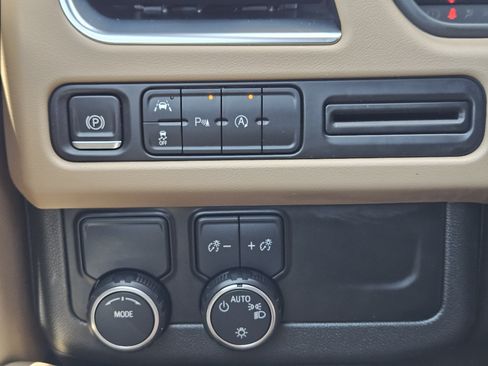 Used 2023 Chevrolet Tahoe Premier w/ Texas Edition RWD image 23