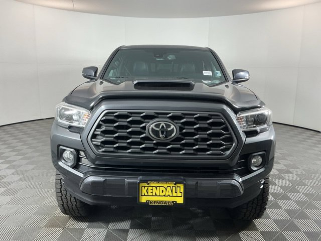 Used 2020 Toyota Tacoma TRD Sport AWD/4WD image 2