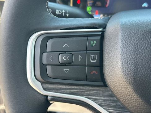 Used 2022 Jeep Wagoneer Series III w/ Premium Group I AWD/4WD image 22