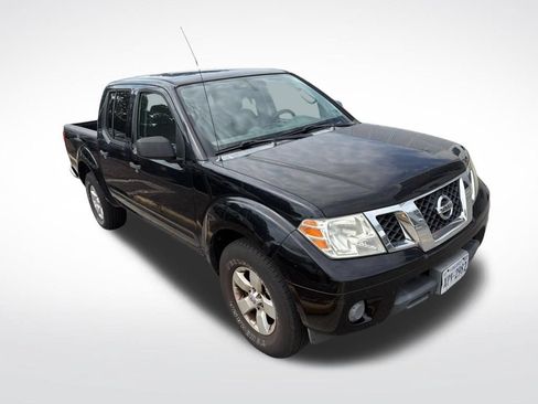 Used 2012 Nissan Frontier SV RWD image 2