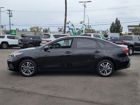 Used 2023 Kia Forte LXS image 29