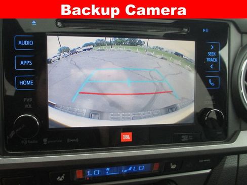 Used 2019 Toyota Tacoma TRD Off-Road AWD/4WD image 17