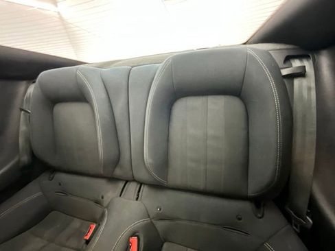 Used 2019 Ford Mustang Coupe RWD image 7