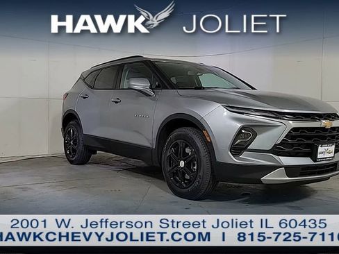Used 2024 Chevrolet Blazer LT w/ Convenience Package FWD image 2