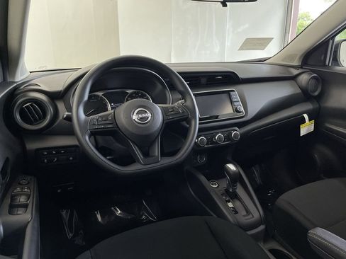 Certified 2025 Nissan Kicks Play S image 18