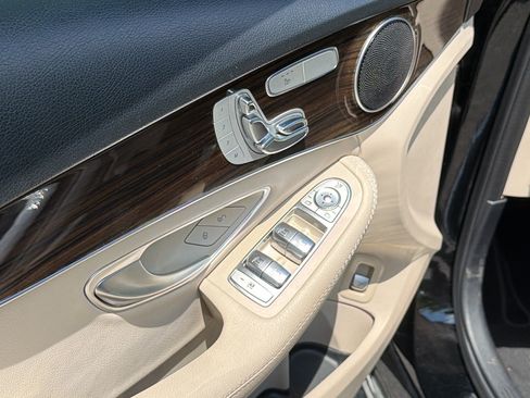 Used 2019 Mercedes-Benz C 300 Sedan image 14